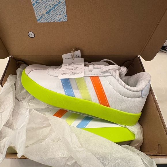 SOLD!! adidas VL Court 3.0 Sneaker - Picture 5 of 6